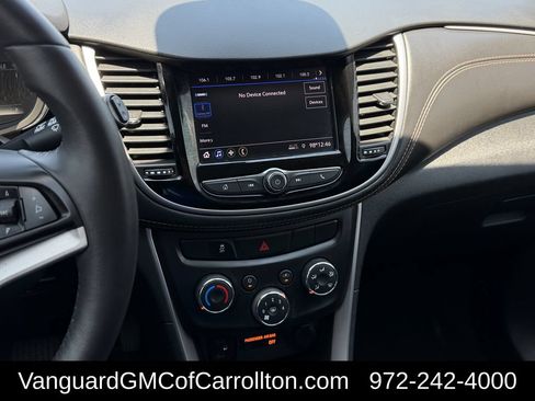 Used 2021 Chevrolet Trax LT w/ LT Convenience Package FWD image 18