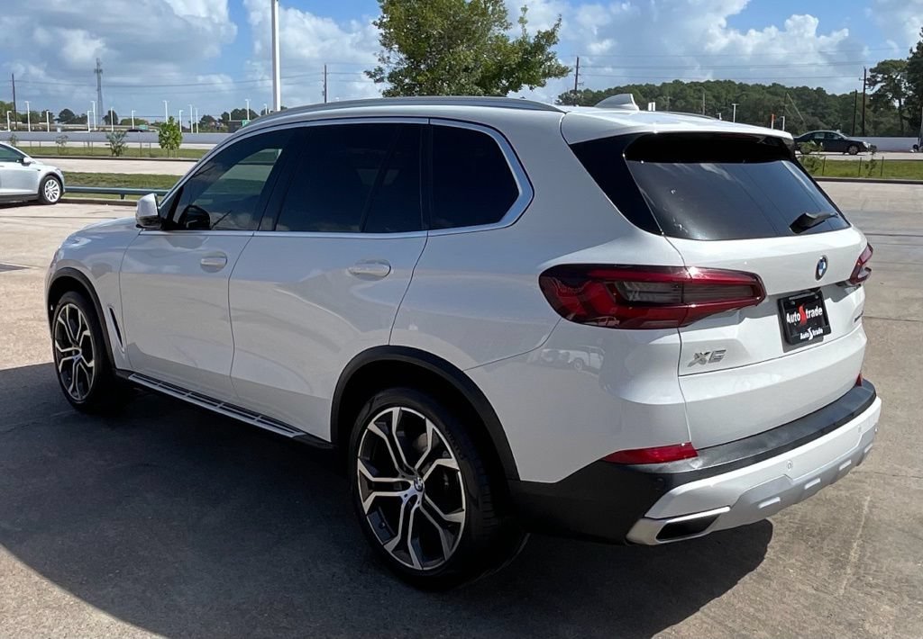 Used 2021 BMW X5 sDrive40i w/ Convenience Package RWD image 3