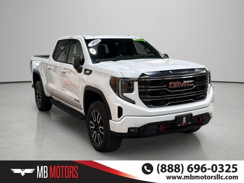 Used 2022 GMC Sierra 1500 AT4 w/ Technology Package AWD/4WD image 6