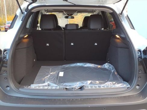 New 2026 Nissan Kicks SR w/ SR Premium Package image 6