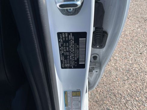 Used 2025 Hyundai Elantra Limited FWD image 32