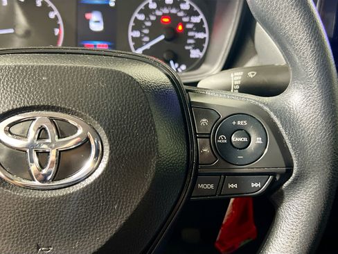 Used 2025 Toyota Corolla LE image 19