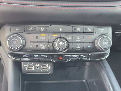 Certified 2024 Dodge Durango GT RWD image 13