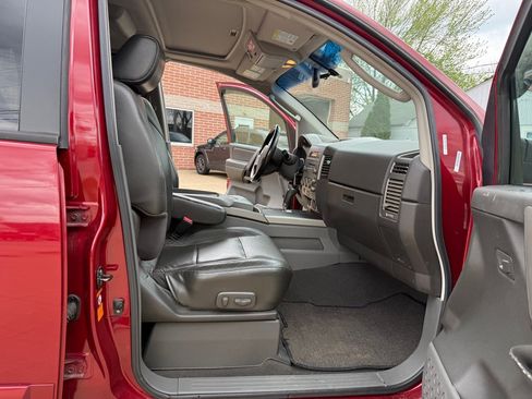 Used 2005 Nissan Armada SE Off-Road w/ (J01) Sunroof Pkg (SE OR) image 11