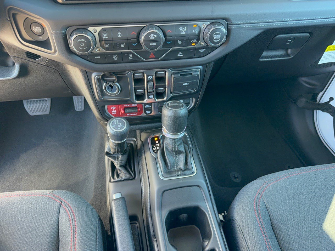 New 2027 Jeep Gladiator Rubicon AWD/4WD image 21