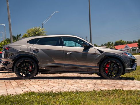 Used 2023 Lamborghini Urus S AWD/4WD image 6