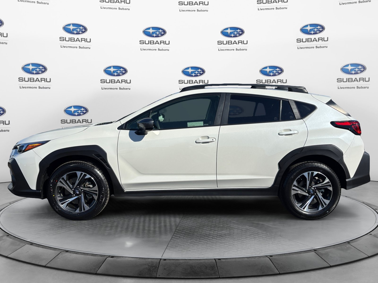 Used 2024 Subaru Crosstrek 2.0i Premium w/ Popular Package #3 AWD/4WD image 2