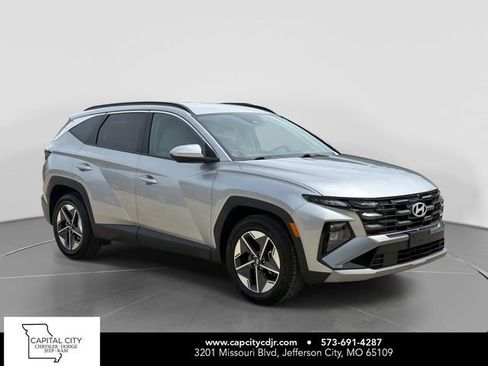 Used 2025 Hyundai Tucson SEL FWD image 1