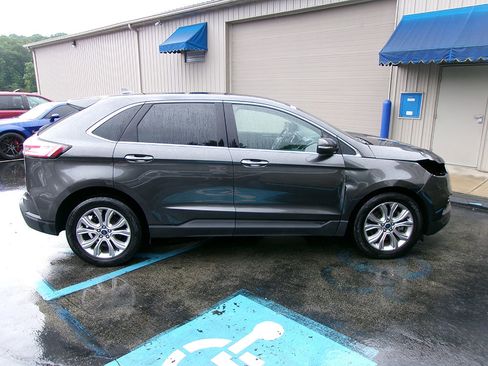 Used 2019 Ford Edge Titanium w/ Cold Weather Package image 10