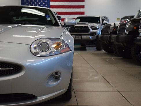 Used 2007 Jaguar XK XK 2dr Coupe image 8