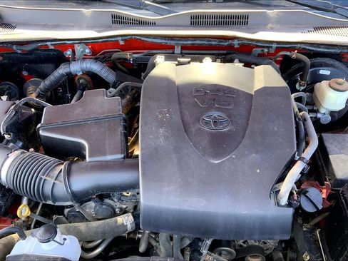 Used 2017 Toyota Tacoma TRD Sport w/ Premium & Technology Package image 32