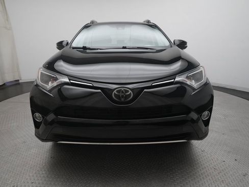 Used 2018 Toyota RAV4 XLE AWD/4WD image 11