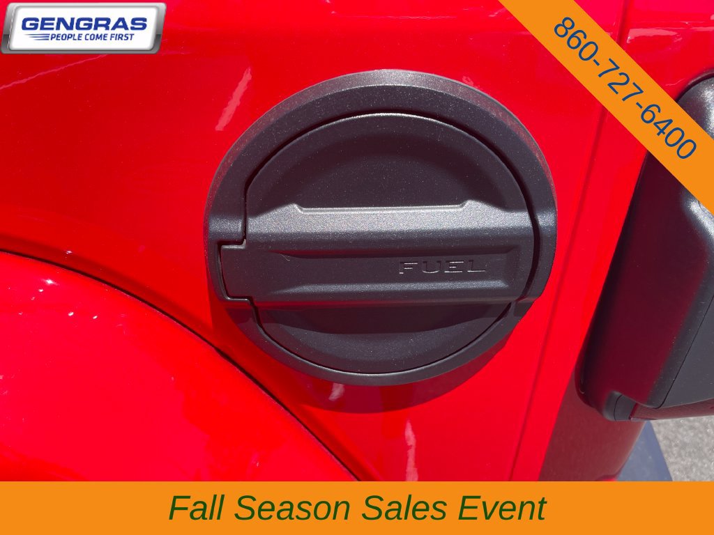 Used 2025 Jeep Wrangler Unlimited Sahara AWD/4WD image 27