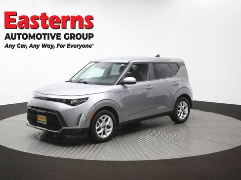 Used 2023 Kia Soul LX w/ Option Group 015 FWD image 56