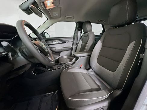 Used 2023 Chevrolet TrailBlazer LT w/ Convenience Package AWD/4WD image 12