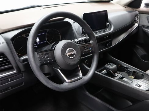 Certified 2023 Nissan Rogue SV image 27