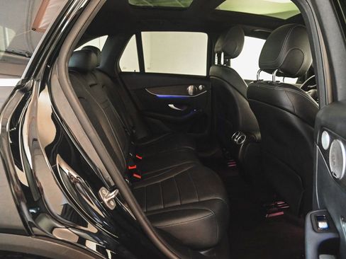 Used 2020 Mercedes-Benz GLC 300 4MATIC image 37