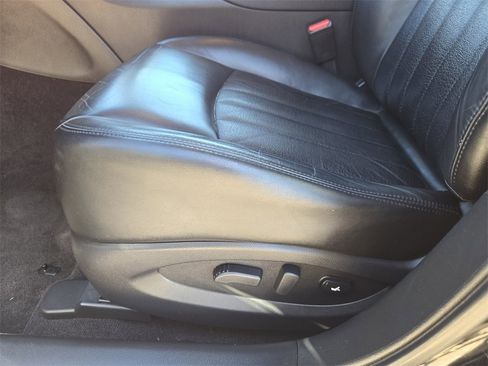 Used 2016 INFINITI QX50 2WD w/ Deluxe Touring Package image 25