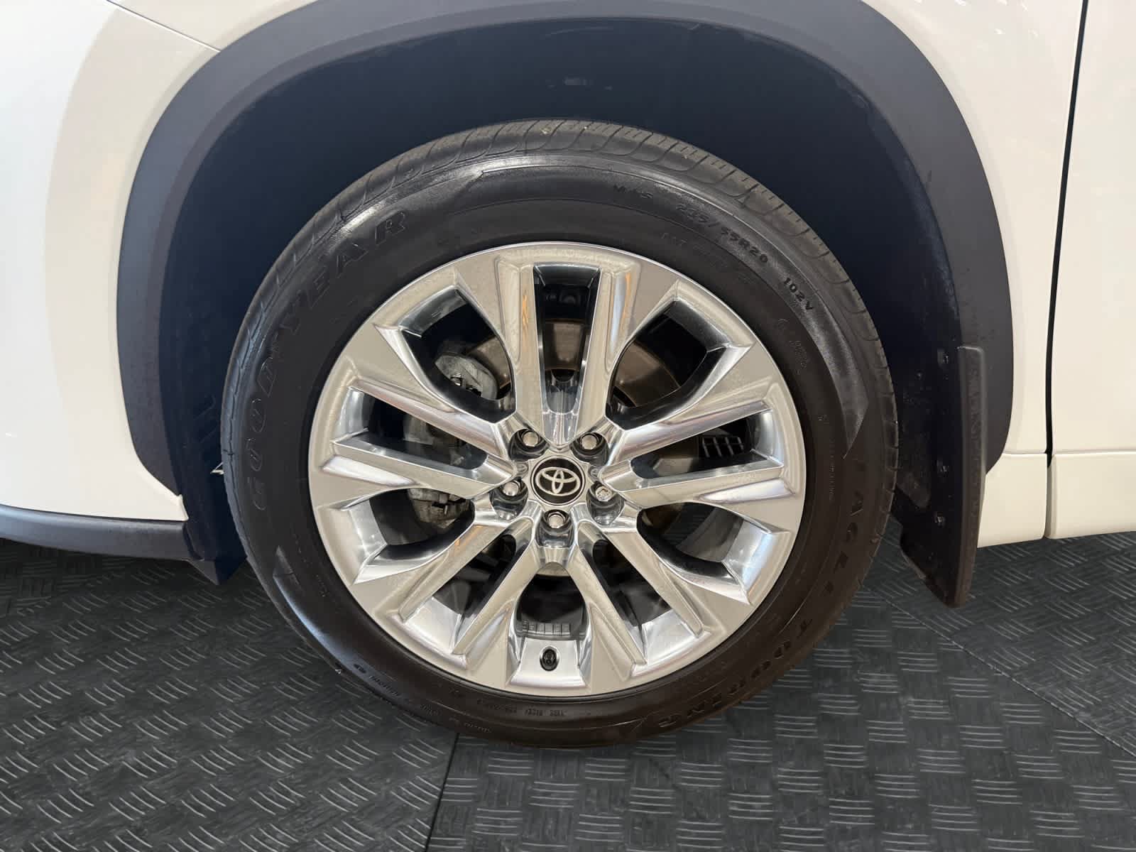 Used 2025 Toyota Highlander Limited w/ Protection Package #3 (TMS) AWD/4WD image 15