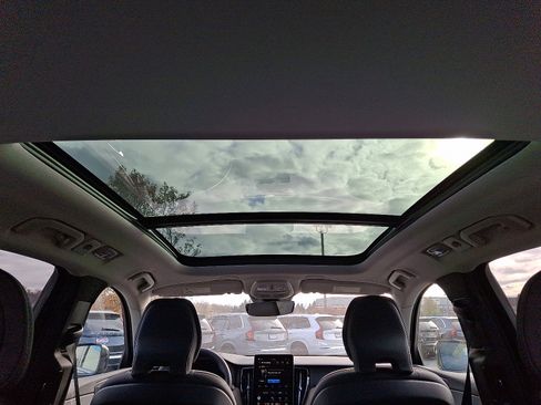 New 2026 Volvo XC60 B5 Plus w/ Protection Package Premier AWD/4WD image 10