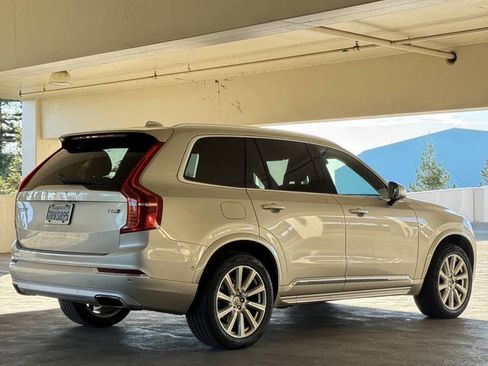 Used 2016 Volvo XC90 T6 Inscription w/ Vision Package image 6