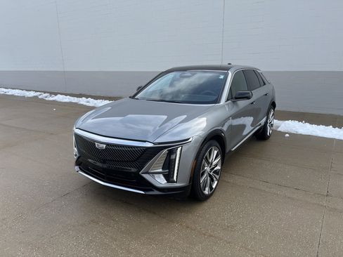 Used 2024 Cadillac Lyriq Luxury w/ LPO, Floor Liner Package image 1