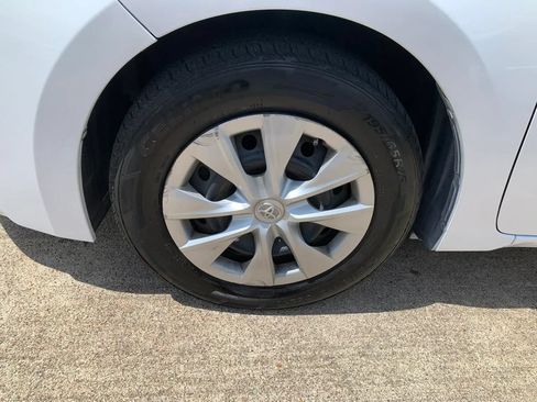 Used 2016 Toyota Corolla L FWD image 21