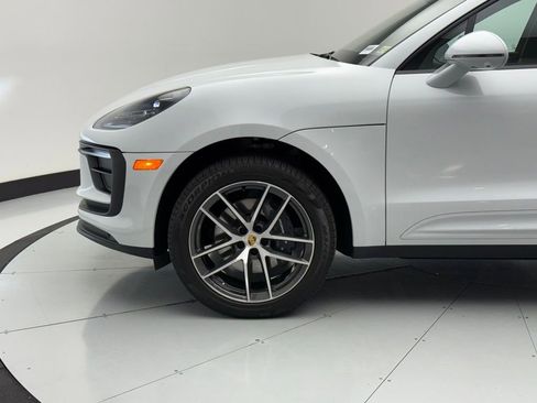 Used 2025 Porsche Macan image 48