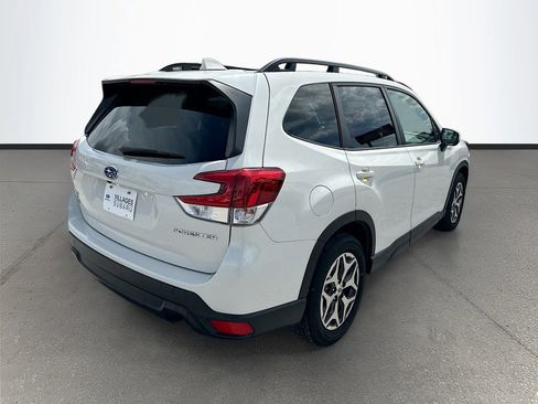 Used 2022 Subaru Forester Premium AWD/4WD image 7