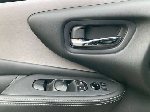 Used 2022 Nissan Murano SV w/ SV Midnight Edition Package FWD image 13