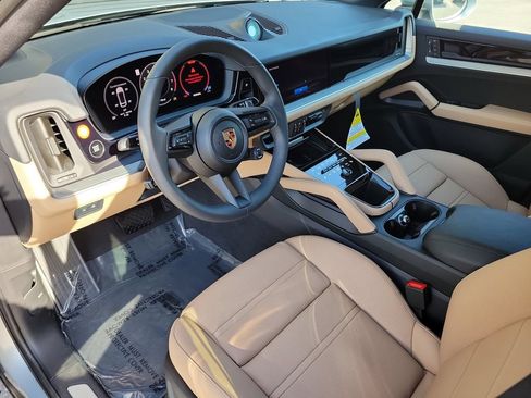 New 2026 Porsche Cayenne Coupe AWD/4WD image 4