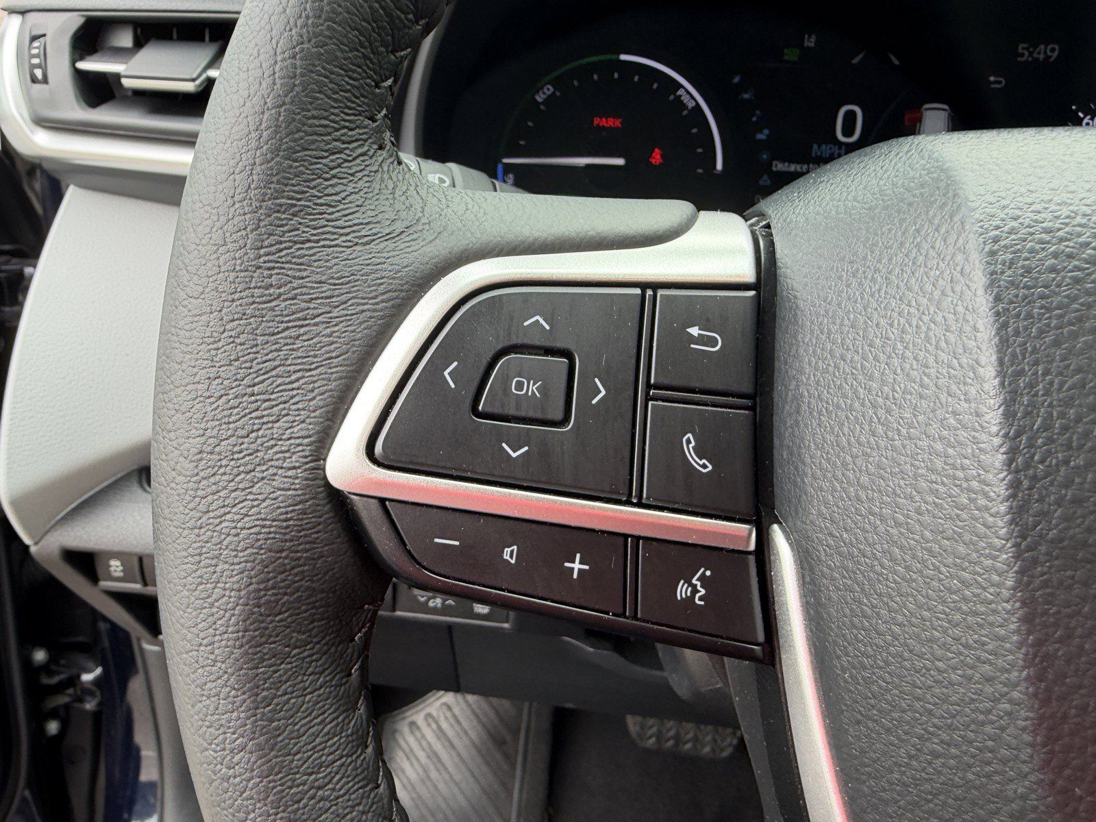Used 2026 Toyota Sienna XLE FWD image 16