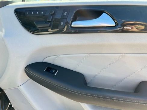 Used 2016 Mercedes-Benz GL 320 GL 350 image 23