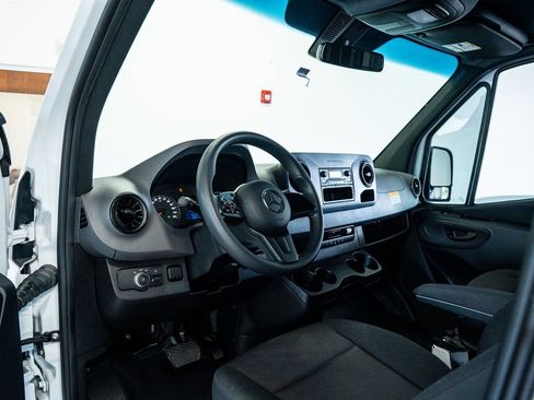 Used 2023 Mercedes-Benz Sprinter 3500 image 25