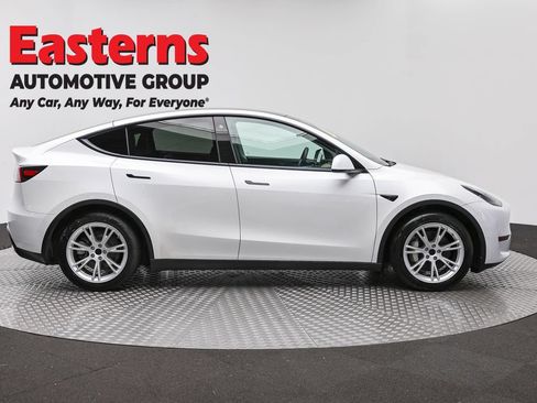 Used 2021 Tesla Model Y Long Range AWD/4WD image 4