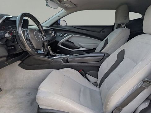 Used 2020 Chevrolet Camaro LT w/ Technology Package RWD image 17