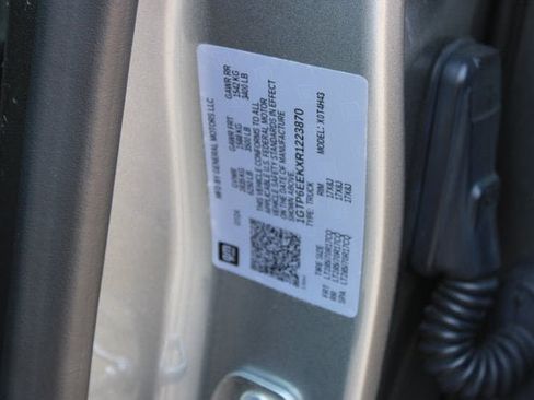 Certified 2024 GMC Canyon AT4X image 33