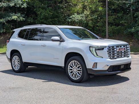 Used 2024 GMC Acadia Denali FWD image 11