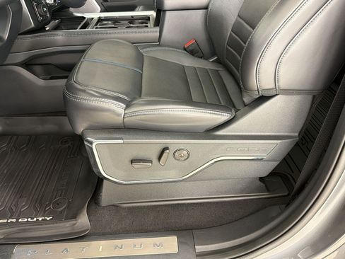Certified 2025 Ford F250 Platinum w/ FX4 Off-Road Package AWD/4WD image 15