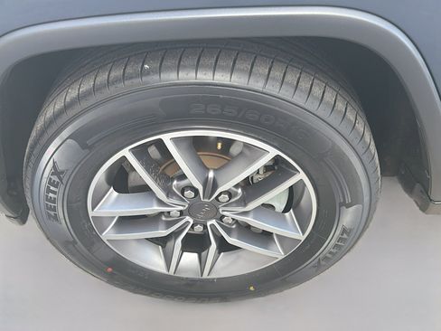 Used 2021 Jeep Grand Cherokee Limited w/ Sun & Sound Group image 37