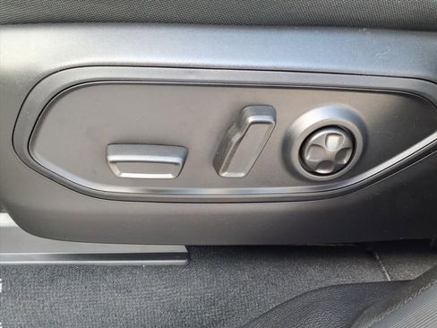 New 2025 Jeep Grand Cherokee L Laredo image 14