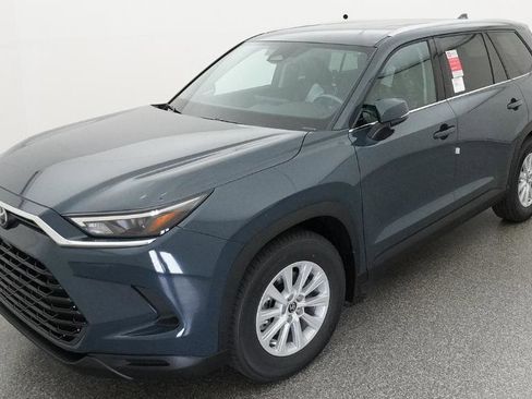 New 2026 Toyota Grand Highlander XLE FWD image 1