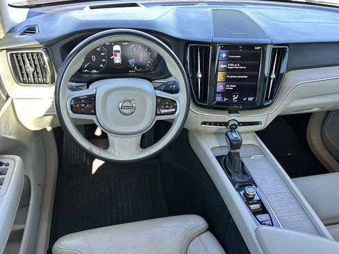 Used 2021 Volvo XC60 T6 Inscription AWD/4WD image 28