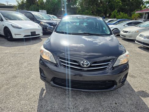 Used 2013 Toyota Corolla LE FWD image 2