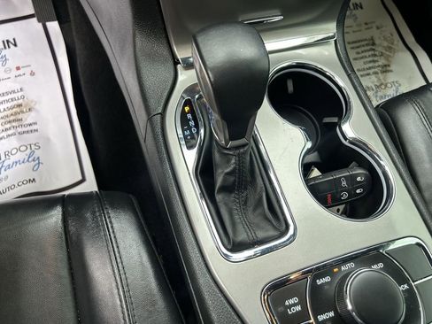 Used 2022 Jeep Grand Cherokee Limited w/ Tech Group image 26