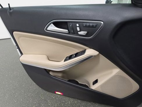 Used 2018 Mercedes-Benz GLA 250 4MATIC image 25