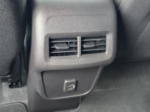 Used 2024 Chevrolet Equinox LT image 30