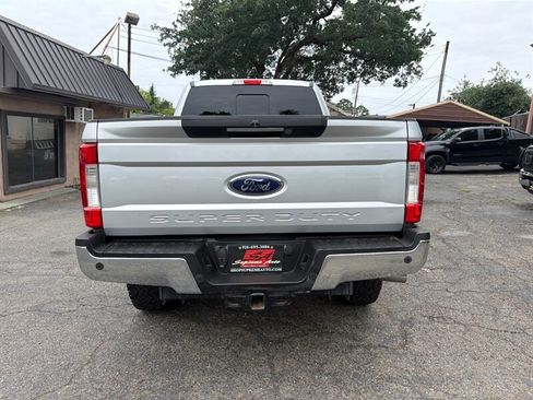 Used 2017 Ford F250 Lariat w/ Lariat Ultimate Package AWD/4WD image 11