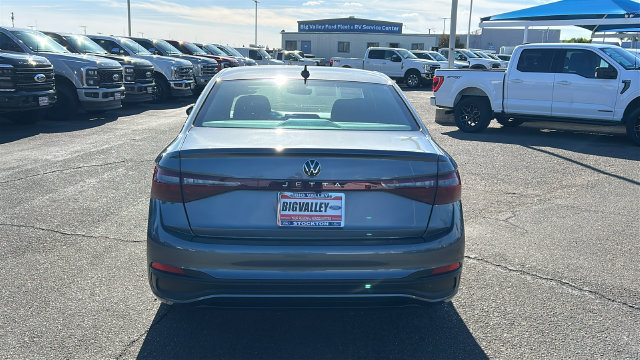Used 2025 Volkswagen Jetta Sport FWD image 4