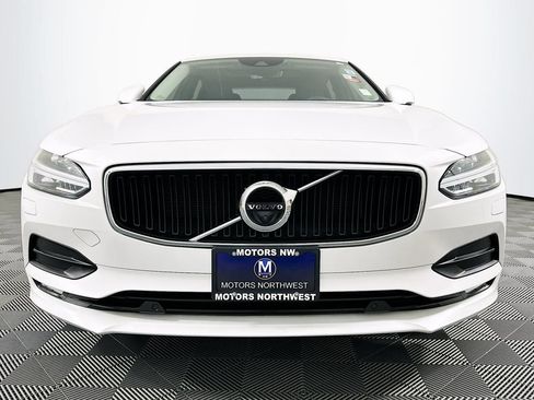 Used 2019 Volvo S90 T5 Momentum image 4
